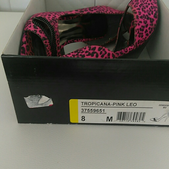 Pink leopard print Carlos Santana heels - Picture 4 of 4